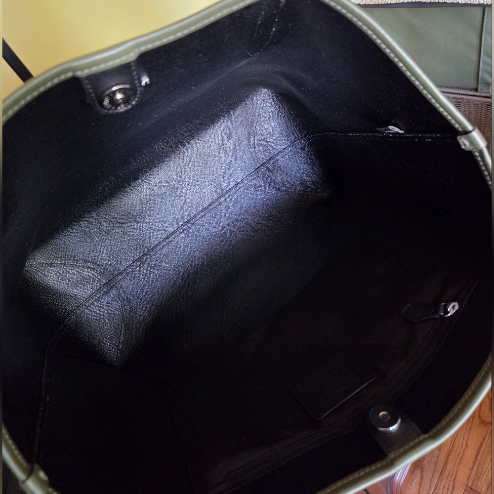 Coach - Reversible City Tote - Picture 7 of 12